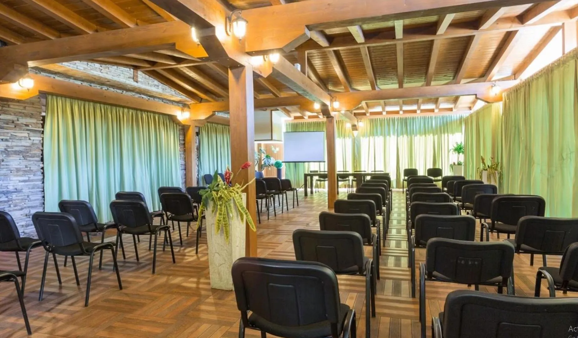 בנסקו Green Wood Hotel & Spa מלון דירות