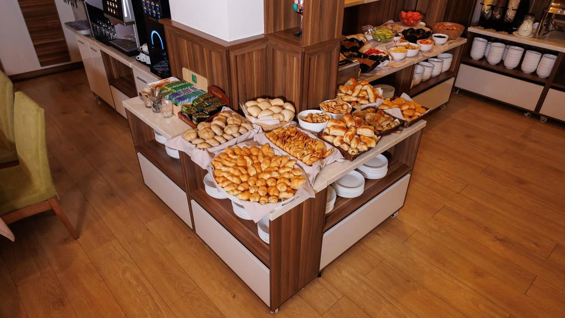 בנסקו Green Wood Hotel & Spa