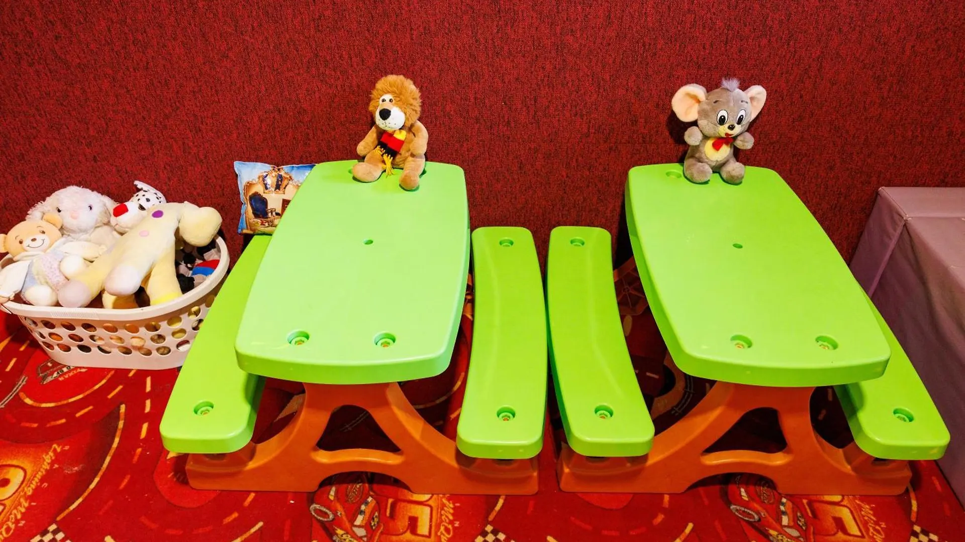בנסקו Green Wood Hotel & Spa מלון דירות