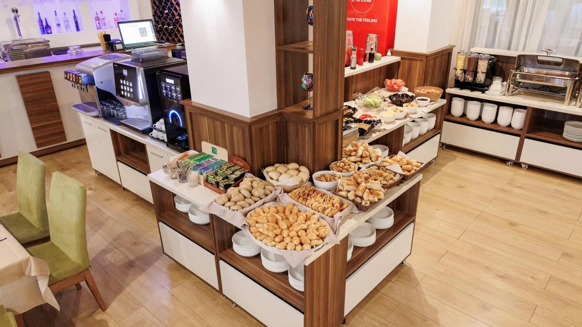 **** מלון דירות בנסקו Green Wood Hotel & Spa בולגריה
